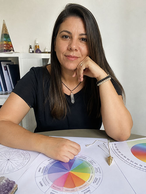 Lígia Santos — Terapeuta holística especialista em radiestesia